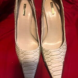 Michael Antonio Cream Textured Heels